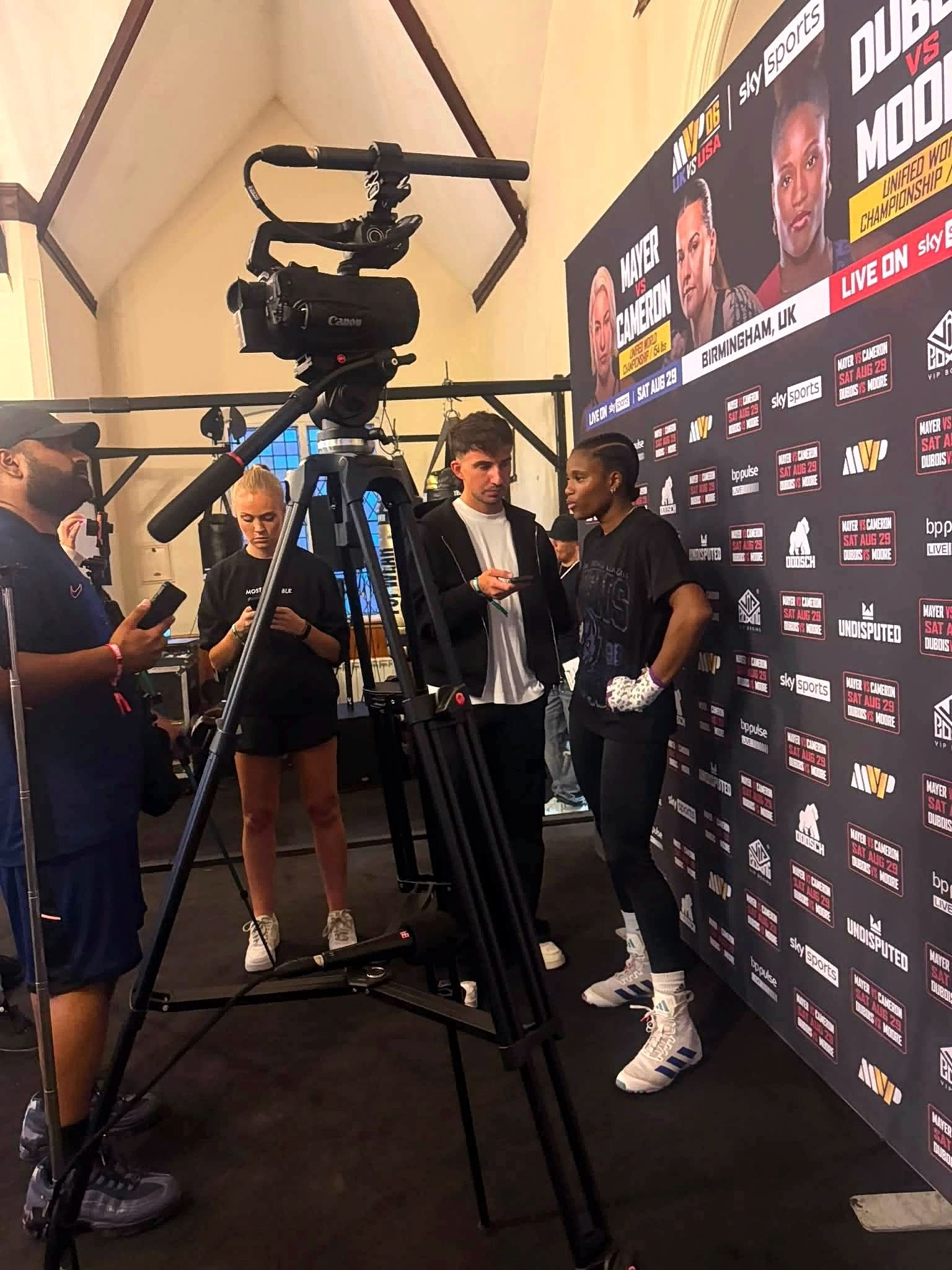 Media activity during the Mayer v Cameron fight-week workout